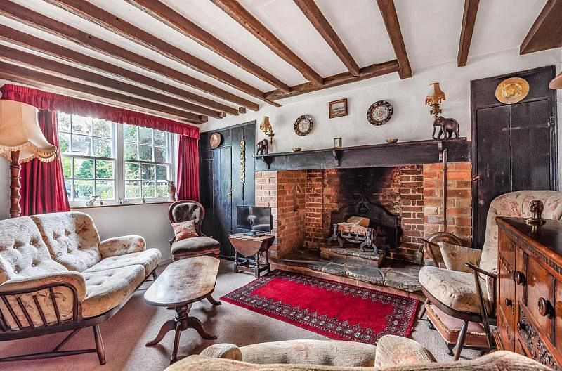 Grade II listed, 3 bedroom cottage, Warnham